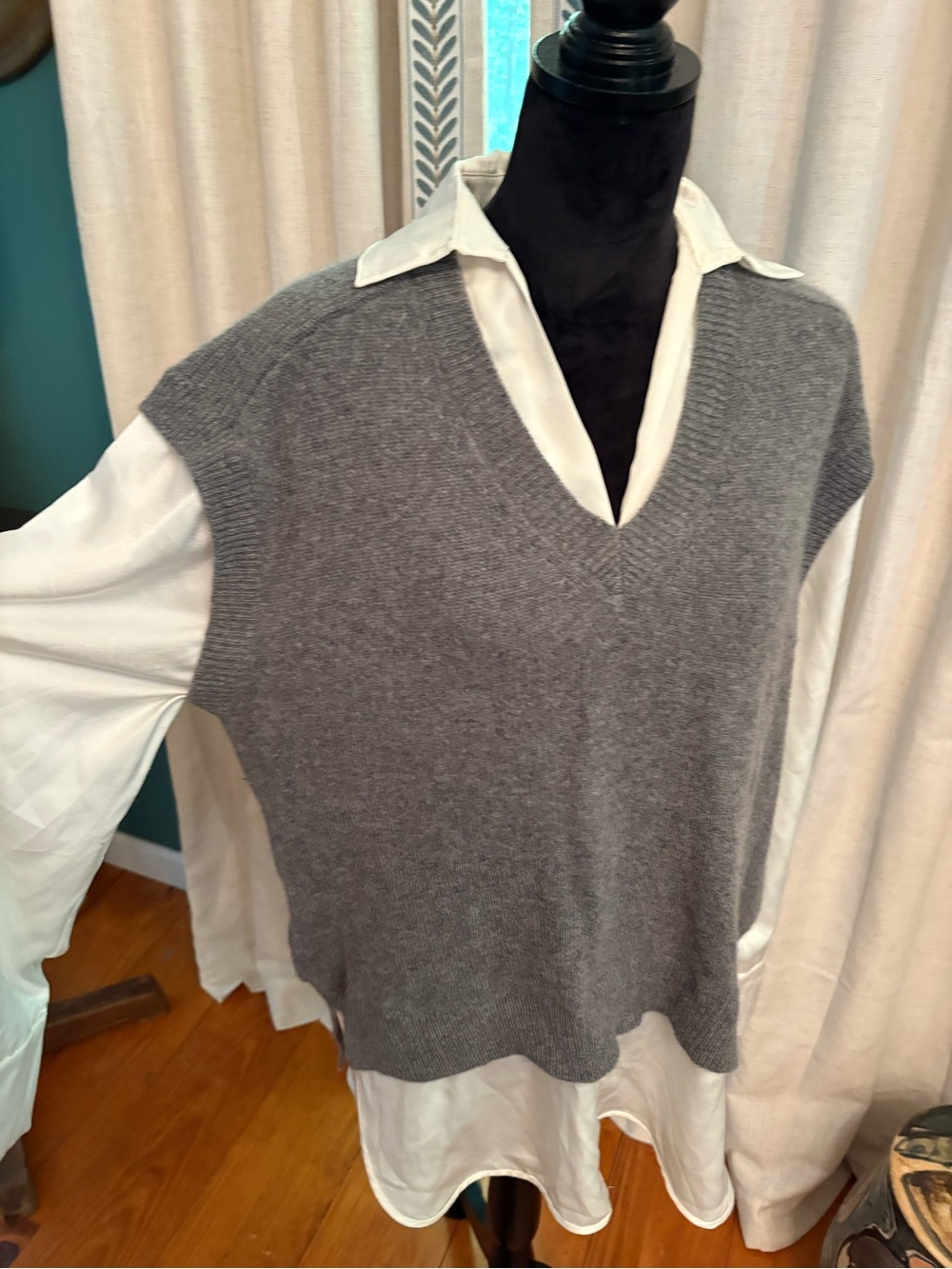 Women's Gray V-Neck Knit Sweater Vest
